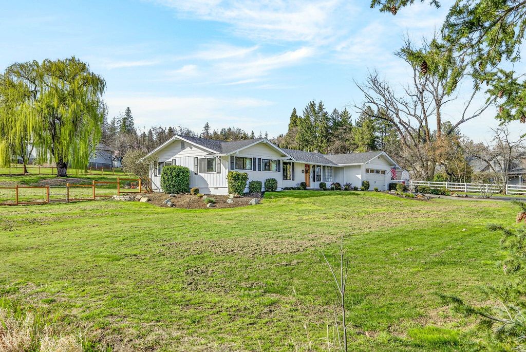 2331 Old Stage Road, Medford, OR 97502