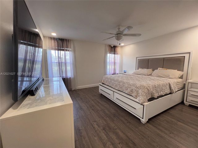 1590 Orion Ln, Weston, FL 33327
