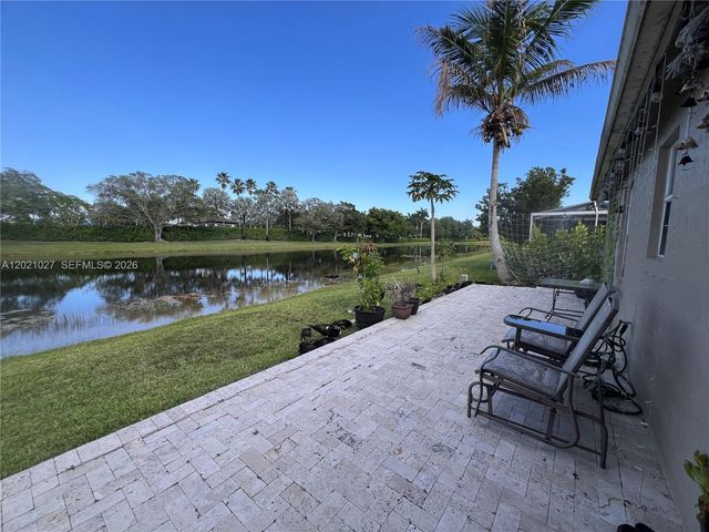 1590 Orion Ln, Weston, FL 33327
