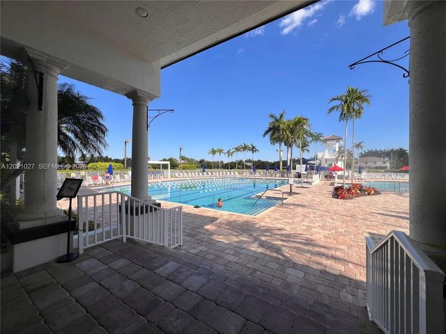 1590 Orion Ln, Weston, FL 33327