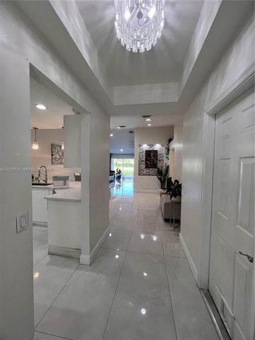 1590 Orion Ln, Weston, FL 33327