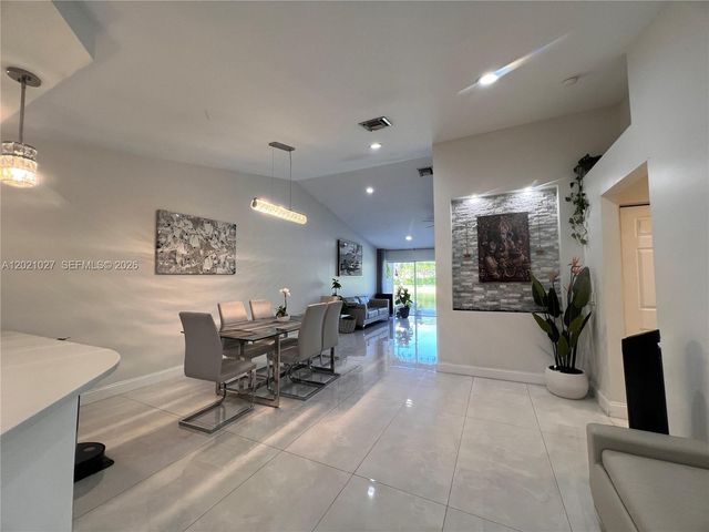 1590 Orion Ln, Weston, FL 33327