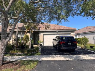 1590 Orion Ln, Weston, FL 33327