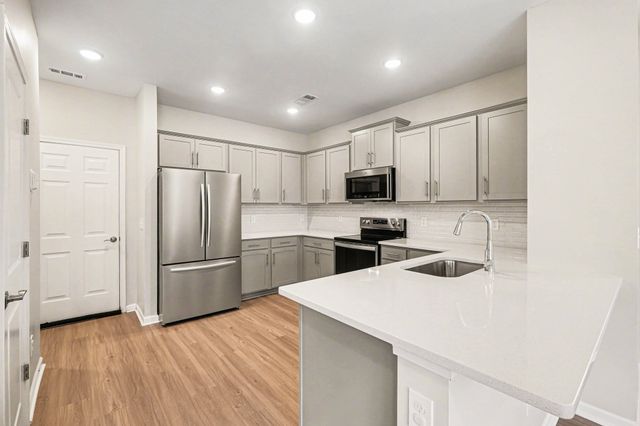 182 Oasis Dr, La Vergne, TN 37086