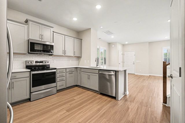 182 Oasis Dr, La Vergne, TN 37086