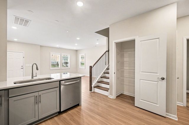 182 Oasis Dr, La Vergne, TN 37086