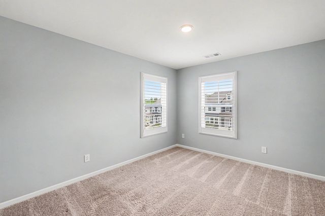 182 Oasis Dr, La Vergne, TN 37086