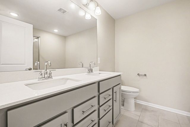 182 Oasis Dr, La Vergne, TN 37086