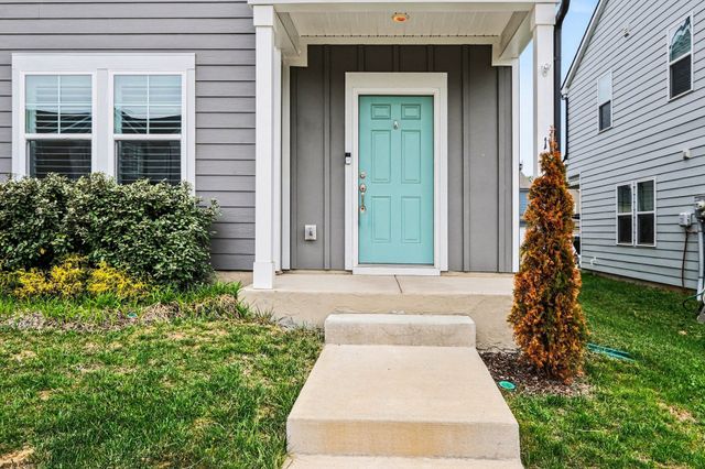 182 Oasis Dr, La Vergne, TN 37086