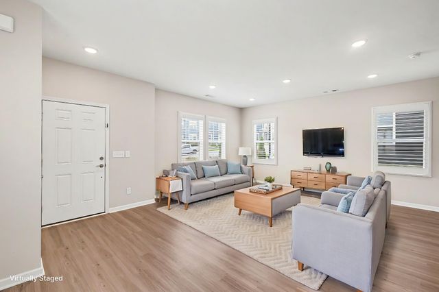 182 Oasis Dr, La Vergne, TN 37086