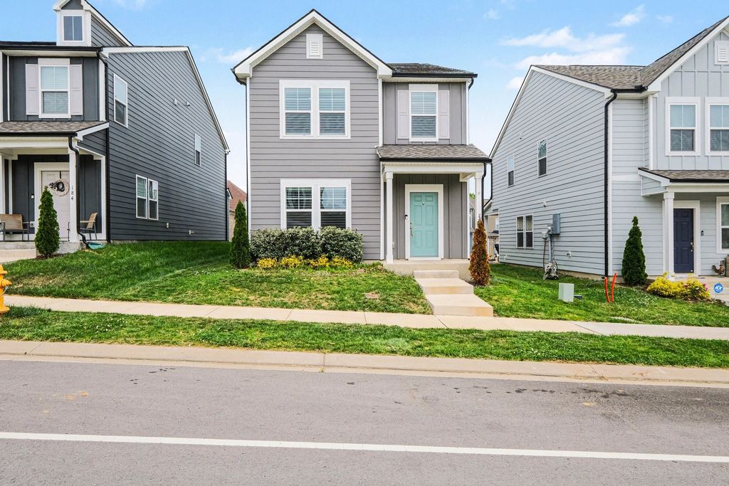 182 Oasis Dr, La Vergne, TN 37086