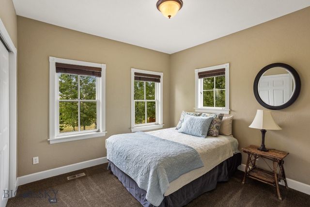 1921 E River Road, Livingston, MT 59047