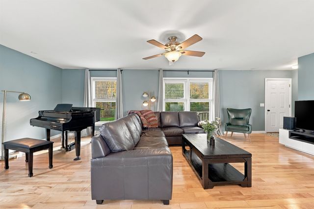 39 Stumpfield Road, East Kingston, NH 03827