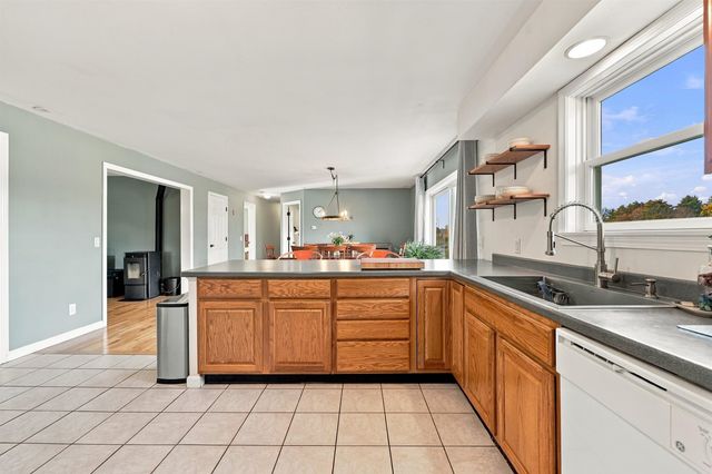 39 Stumpfield Road, East Kingston, NH 03827