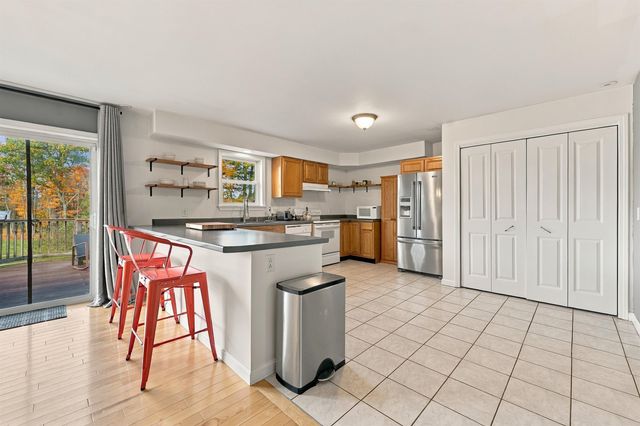 39 Stumpfield Road, East Kingston, NH 03827