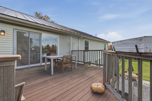 39 Stumpfield Road, East Kingston, NH 03827