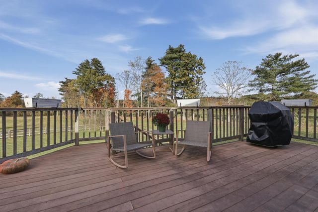 39 Stumpfield Road, East Kingston, NH 03827