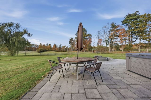 39 Stumpfield Road, East Kingston, NH 03827