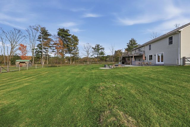 39 Stumpfield Road, East Kingston, NH 03827