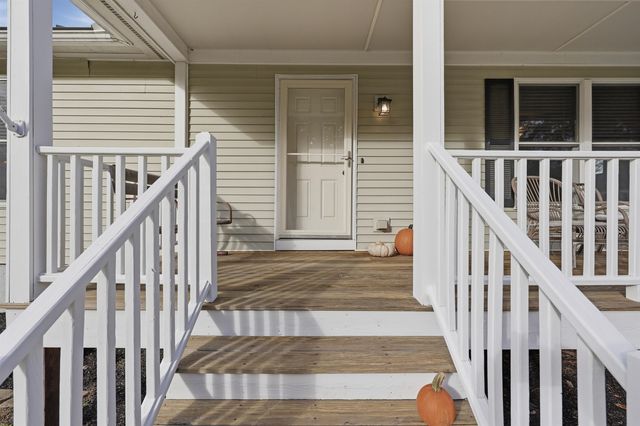 39 Stumpfield Road, East Kingston, NH 03827