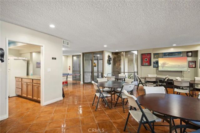 1401 Valley View 329, Glendale, CA 91202