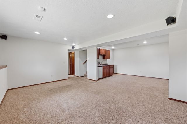 1705 N Nickelton Circle, Wichita, KS 67235