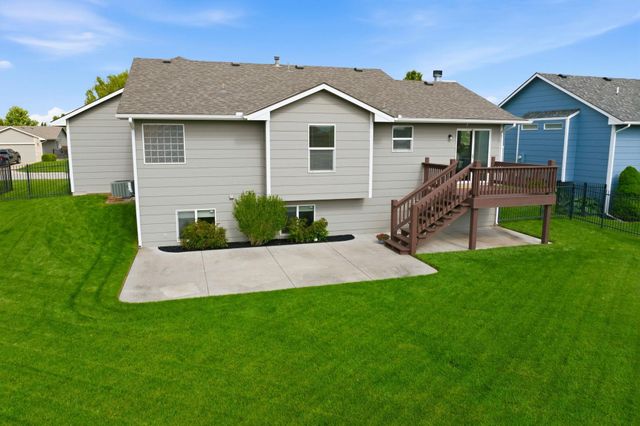 1705 N Nickelton Circle, Wichita, KS 67235