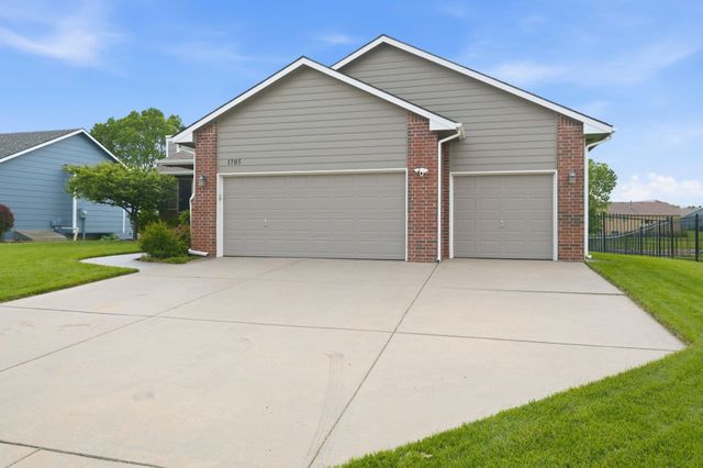 1705 N Nickelton Circle, Wichita, KS 67235