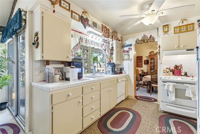 1927 S Chinowth Street, Visalia, CA 93277