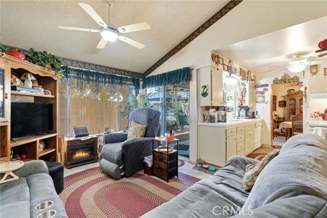 1927 S Chinowth Street, Visalia, CA 93277