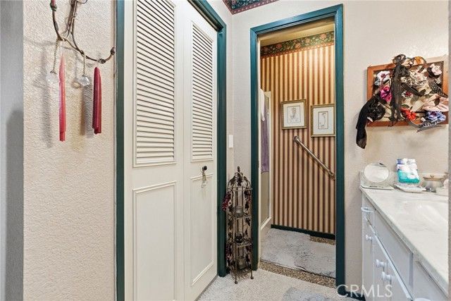 1927 S Chinowth Street, Visalia, CA 93277