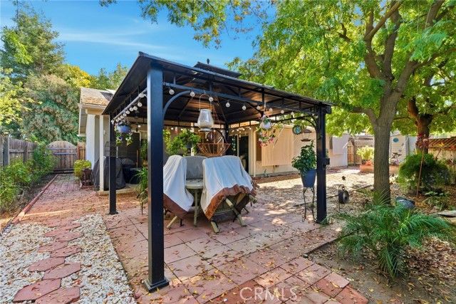 1927 S Chinowth Street, Visalia, CA 93277