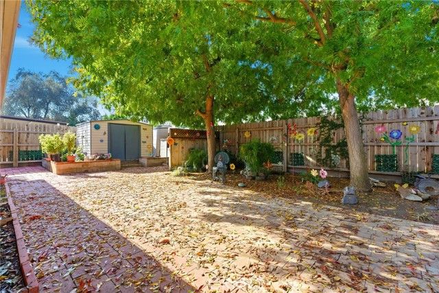 1927 S Chinowth Street, Visalia, CA 93277