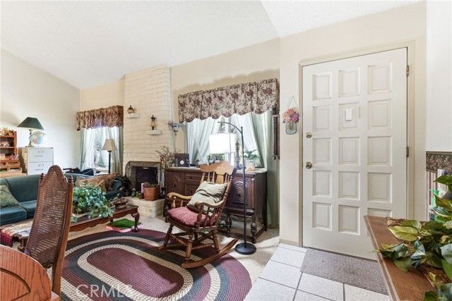 1927 S Chinowth Street, Visalia, CA 93277