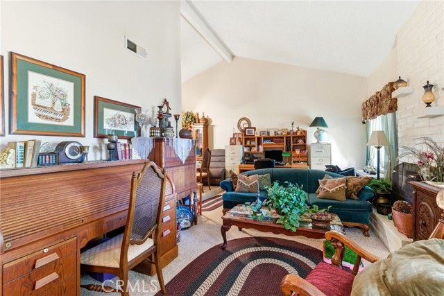 1927 S Chinowth Street, Visalia, CA 93277