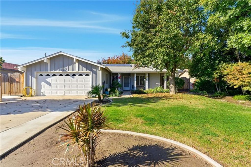 1927 S Chinowth Street, Visalia, CA 93277