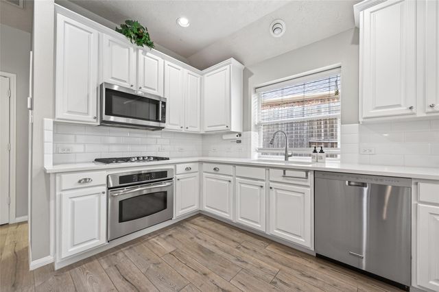 155 E Concord Valley Circle, The Woodlands, TX 77382