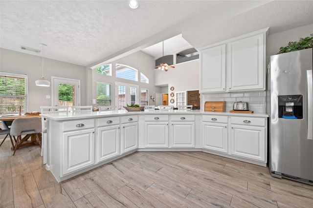 155 E Concord Valley Circle, The Woodlands, TX 77382