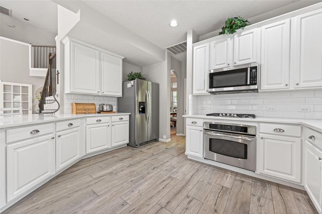 155 E Concord Valley Circle, The Woodlands, TX 77382