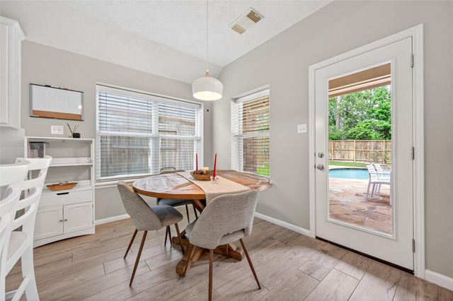 155 E Concord Valley Circle, The Woodlands, TX 77382