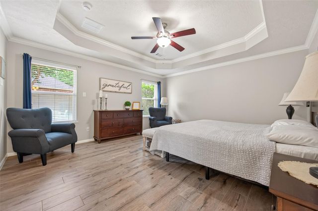 155 E Concord Valley Circle, The Woodlands, TX 77382
