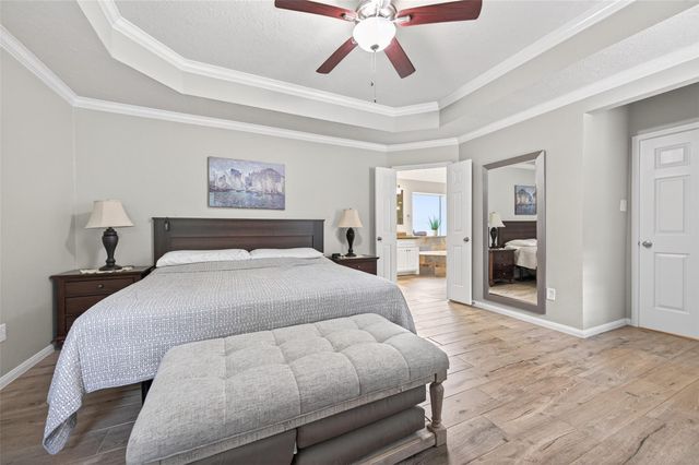 155 E Concord Valley Circle, The Woodlands, TX 77382