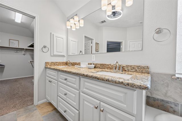 155 E Concord Valley Circle, The Woodlands, TX 77382