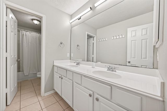155 E Concord Valley Circle, The Woodlands, TX 77382