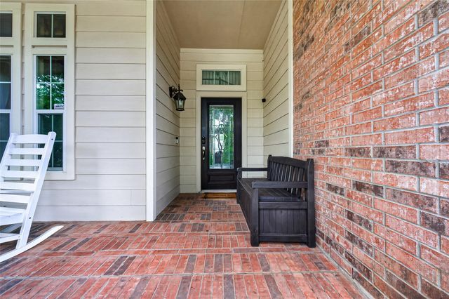 155 E Concord Valley Circle, The Woodlands, TX 77382