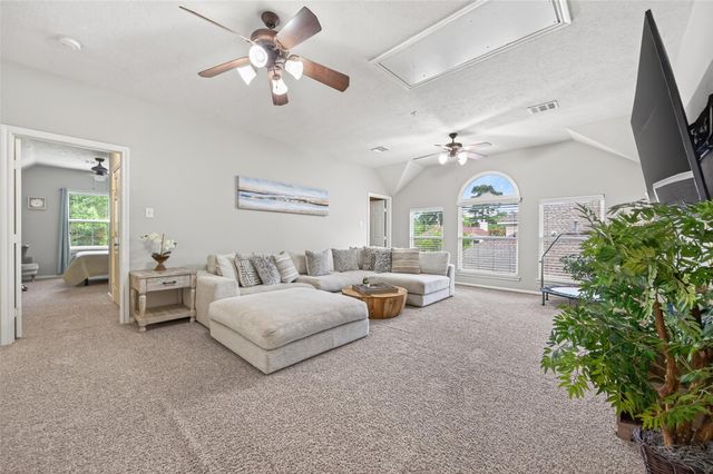 155 E Concord Valley Circle, The Woodlands, TX 77382