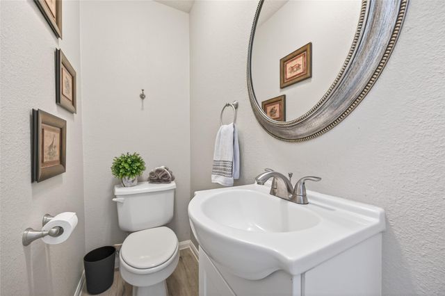155 E Concord Valley Circle, The Woodlands, TX 77382