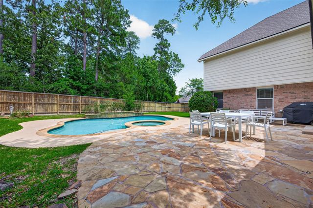 155 E Concord Valley Circle, The Woodlands, TX 77382