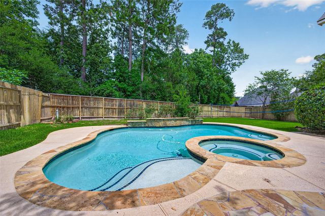155 E Concord Valley Circle, The Woodlands, TX 77382