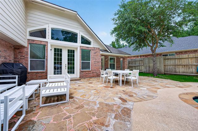 155 E Concord Valley Circle, The Woodlands, TX 77382